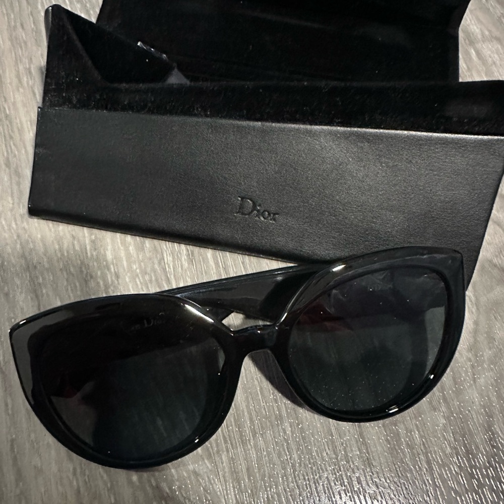 Dior Black and Gold Men's Glasses - Picture 2 of 3